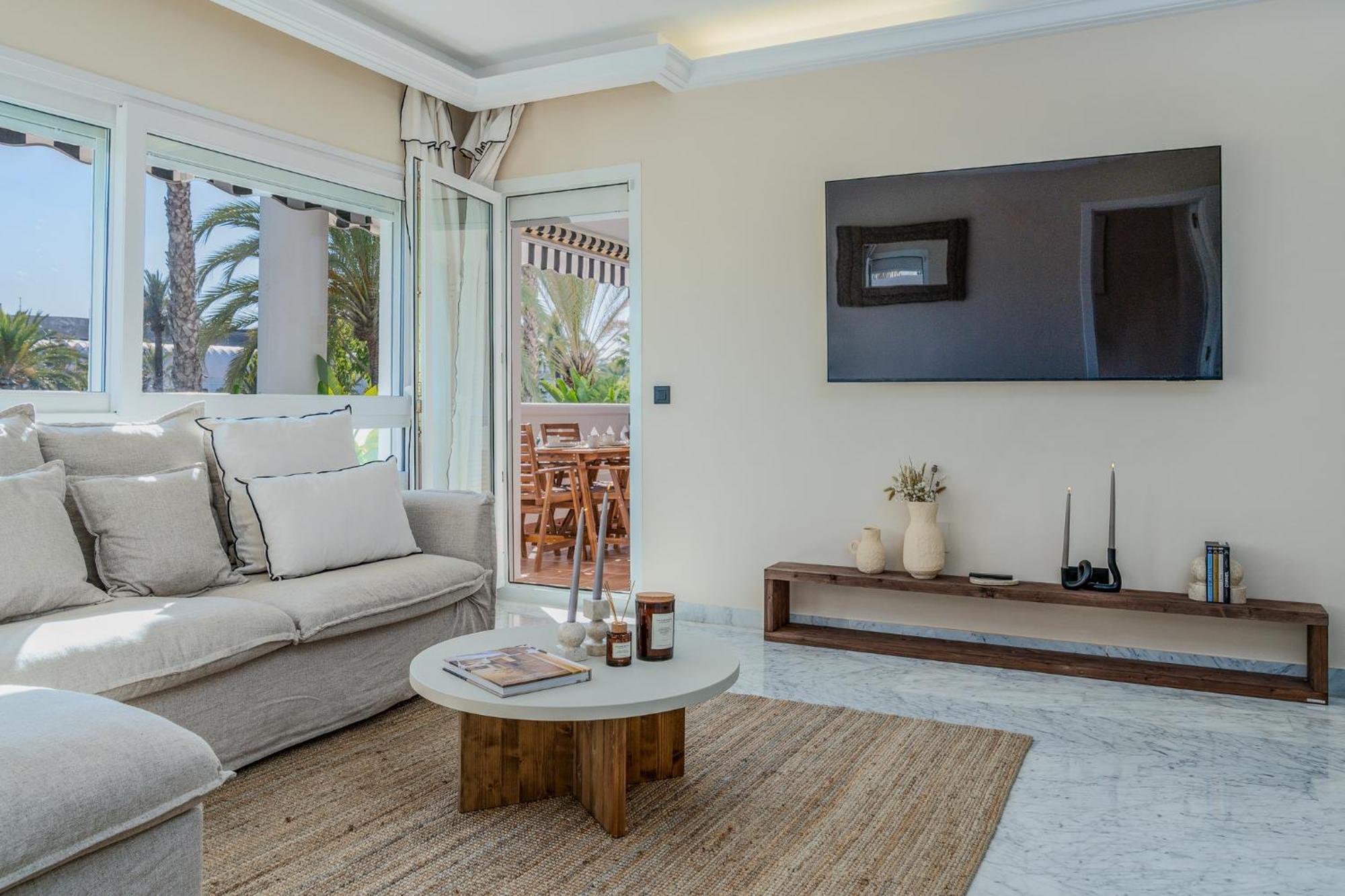 New Renovated Front Line Playa Rocio Puerto Banus * Marbella