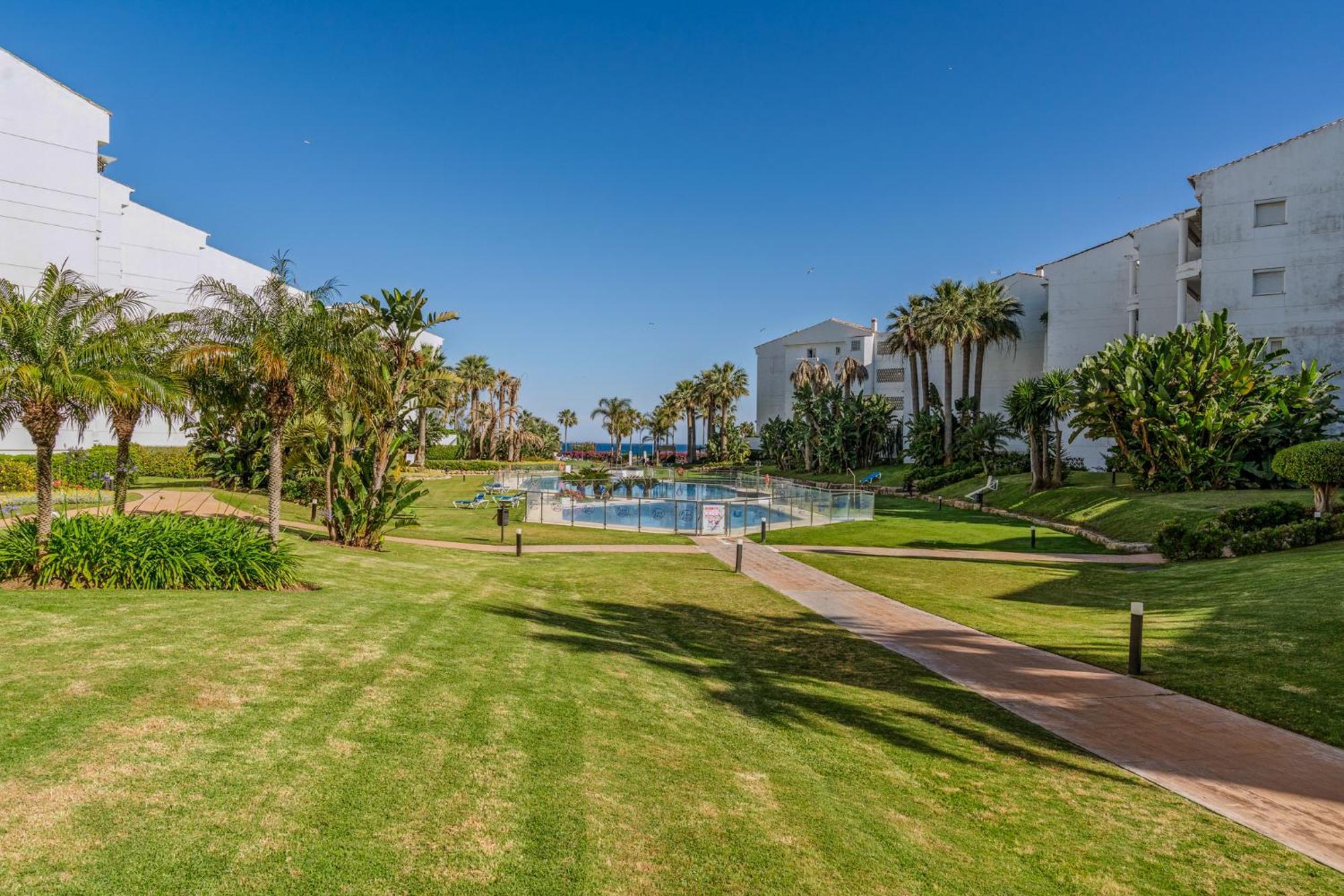 New Renovated Front Line Playa Rocio Puerto Banus Appartamento *