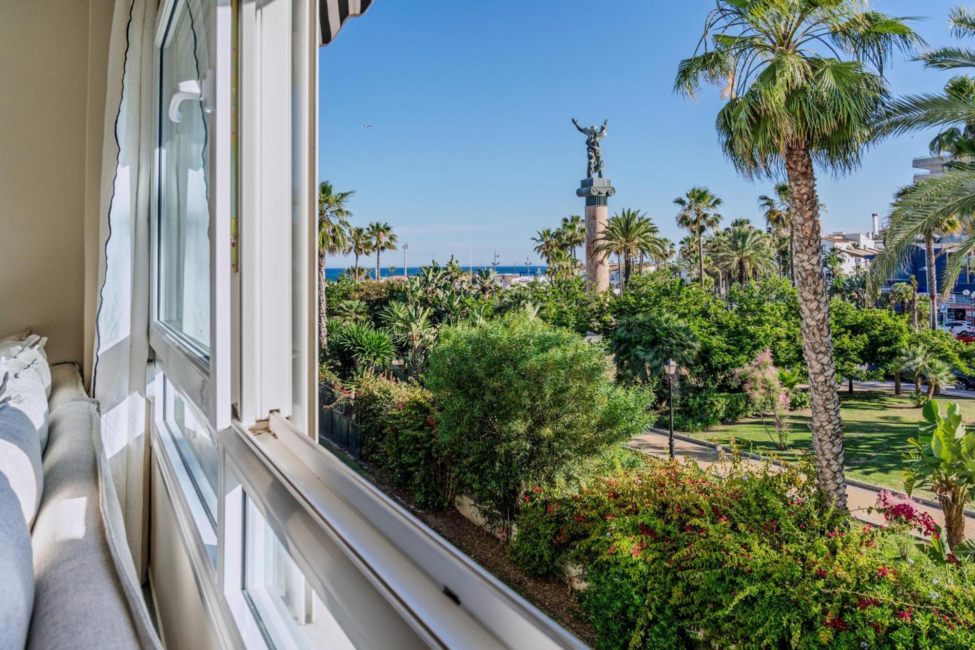 New Renovated Front Line Playa Rocio Puerto Banus Appartamento Marbella