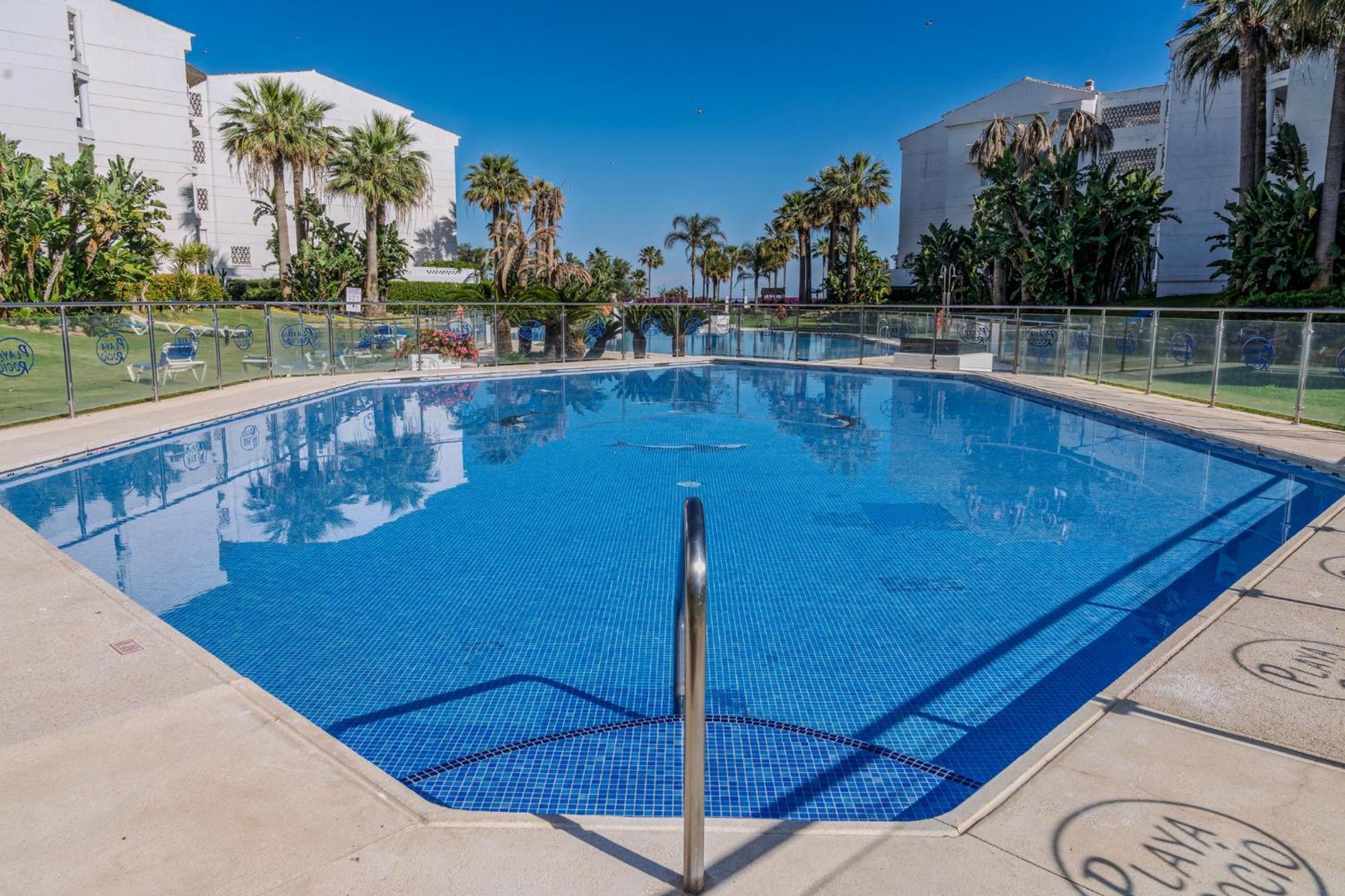 New Renovated Front Line Playa Rocio Puerto Banus Appartamento
