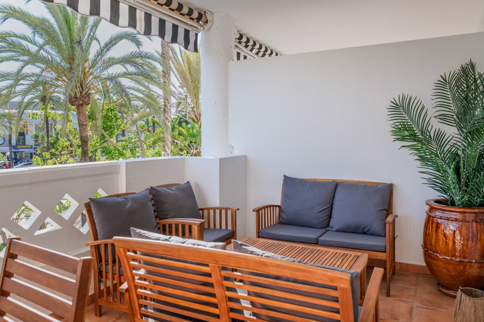 New Renovated Front Line Playa Rocio Puerto Banus Appartamento Marbella