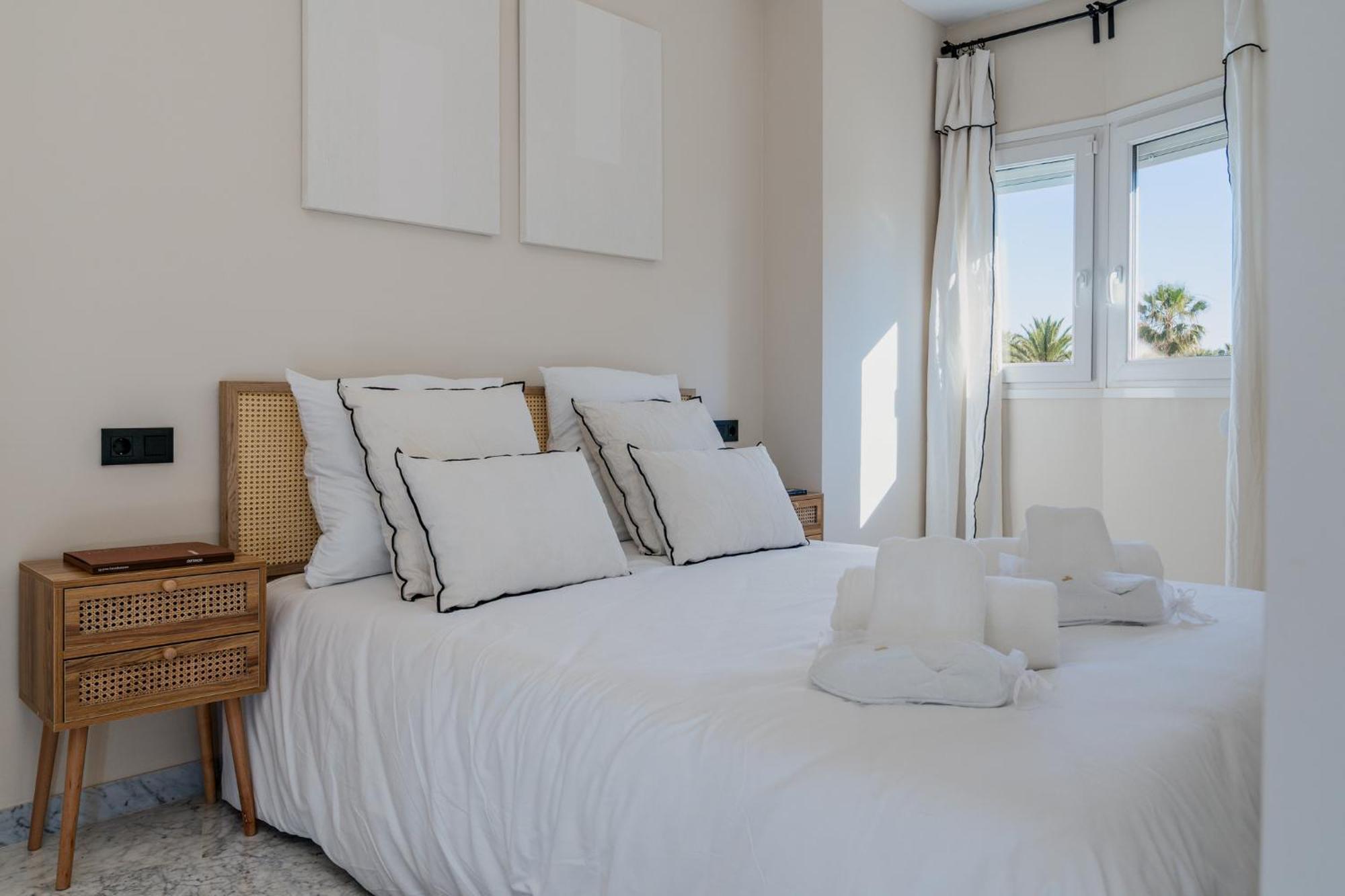 New Renovated Front Line Playa Rocio Puerto Banus Appartamento Marbella