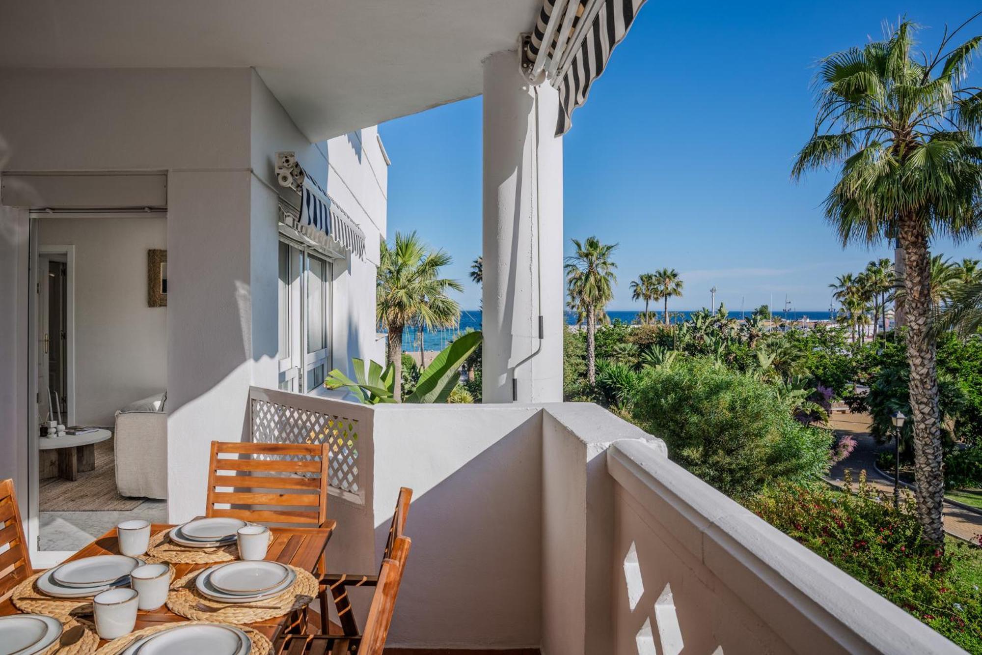 Appartamento New Renovated Front Line Playa Rocio Puerto Banus Marbella