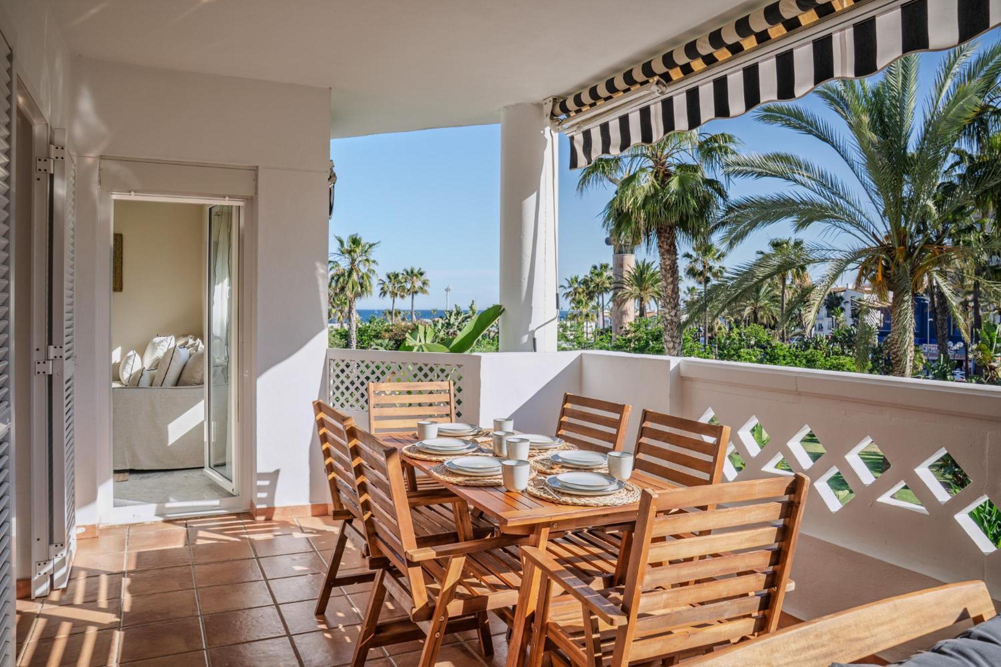 New Renovated Front Line Playa Rocio Puerto Banus *